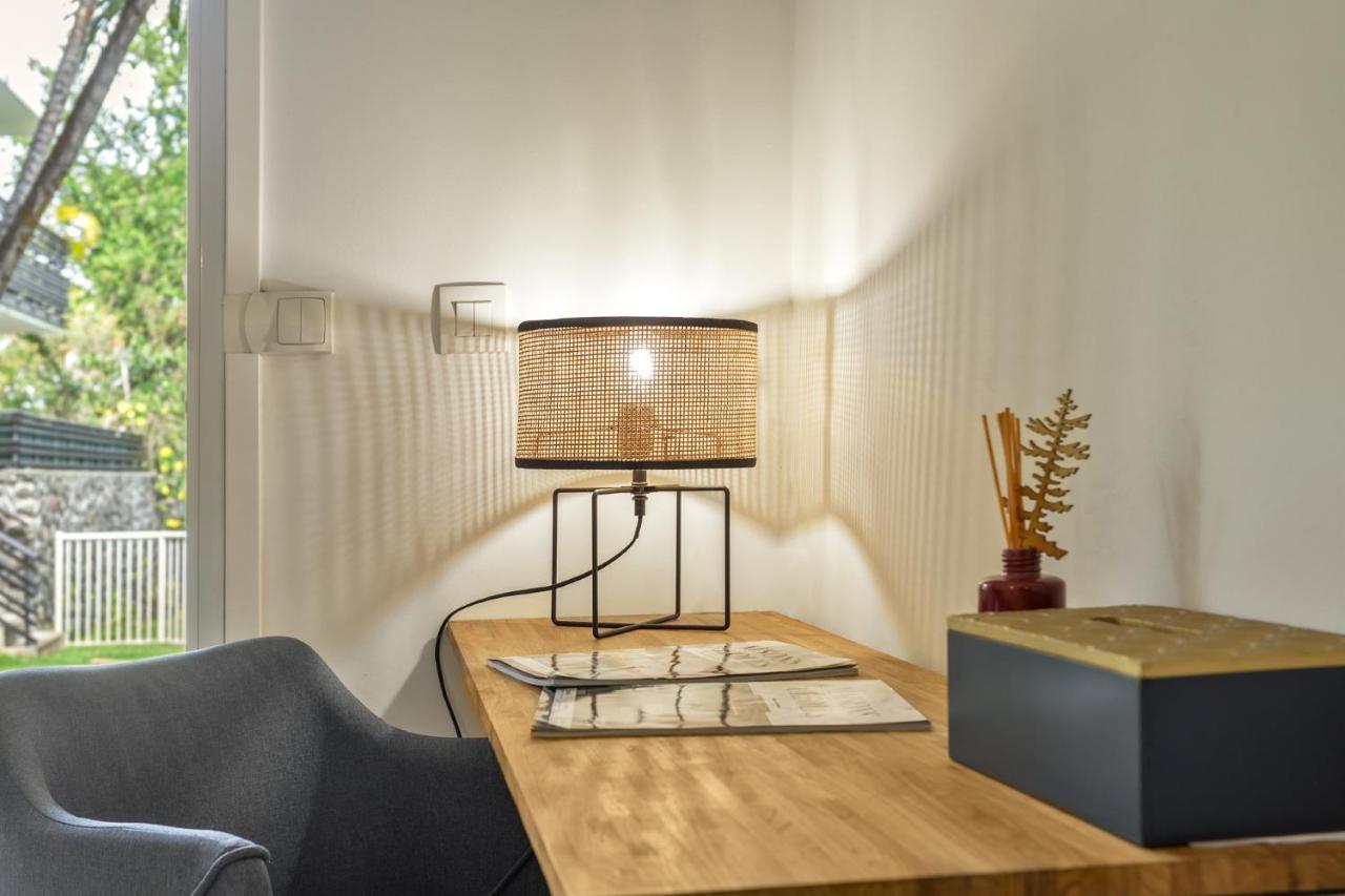 Le Saint-Gilles - Studio A St-Gilles-Les-Bains - Situe Dans Residence Privee Avec Piscine Extérieur photo