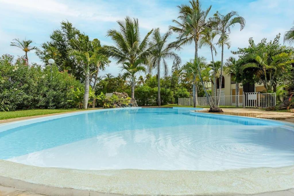 Le Saint-Gilles - Studio A St-Gilles-Les-Bains - Situe Dans Residence Privee Avec Piscine Extérieur photo