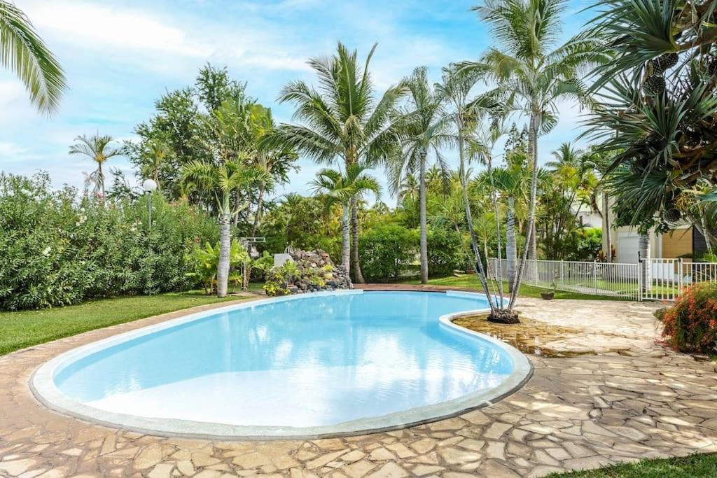 Le Saint-Gilles - Studio A St-Gilles-Les-Bains - Situe Dans Residence Privee Avec Piscine Extérieur photo